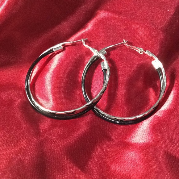 Black & Silver Designer Earrings - Picture 4 of 4